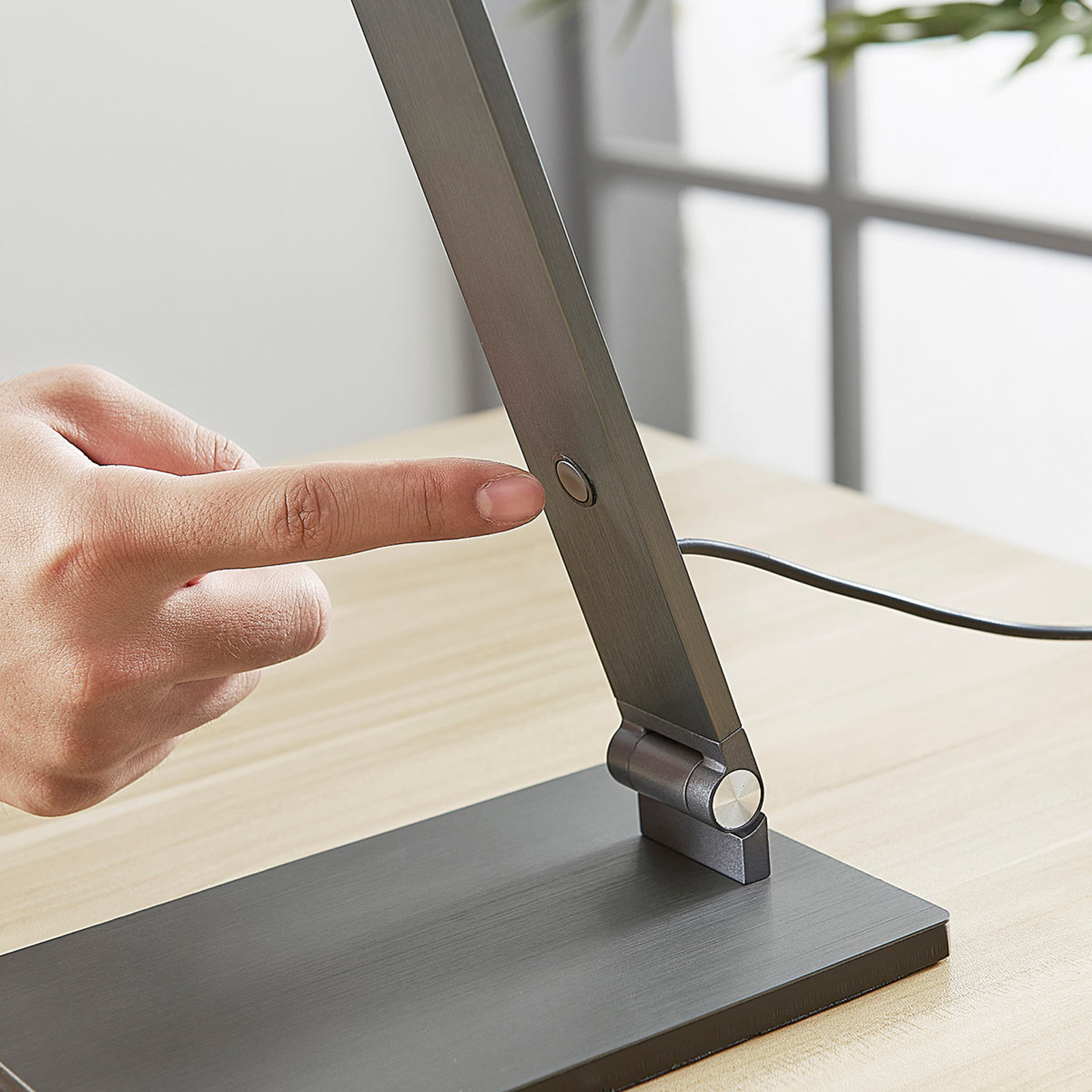 Lucande Himmennettävä LED-työpöytävalaisin Mion - Image 6