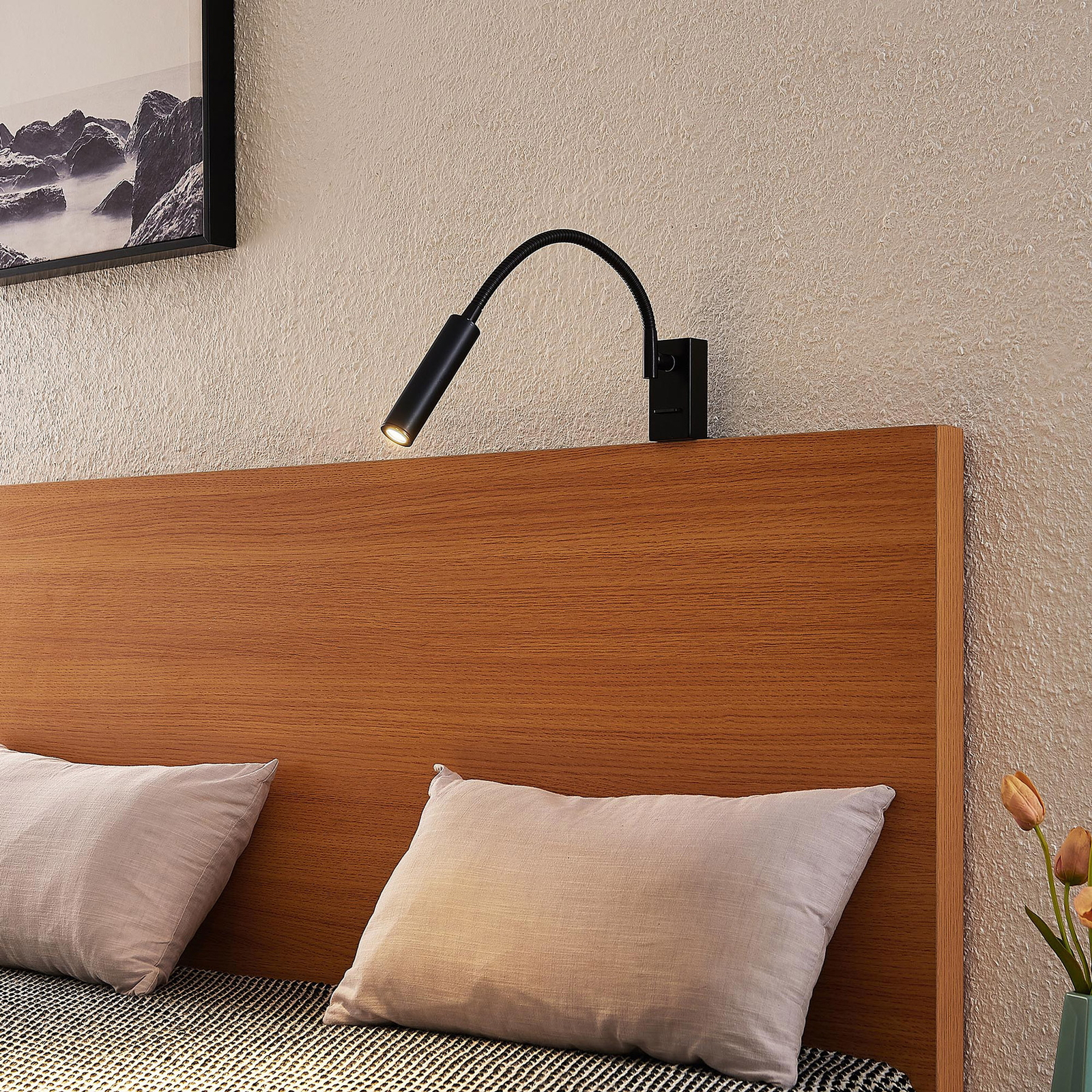 Lucande Anaella -LED-seinävalaisin, Musta, 55 Cm