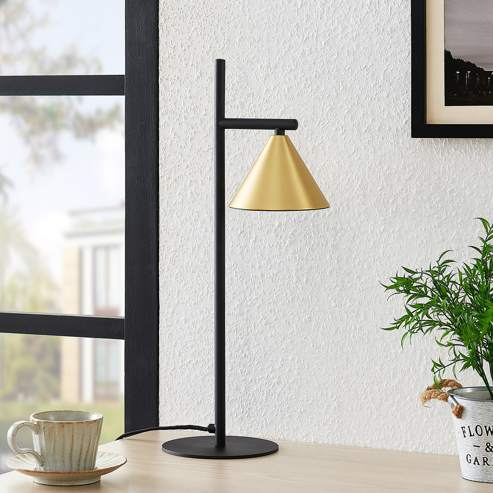 Lucande Kartio -pöytävalaisin, Messinki