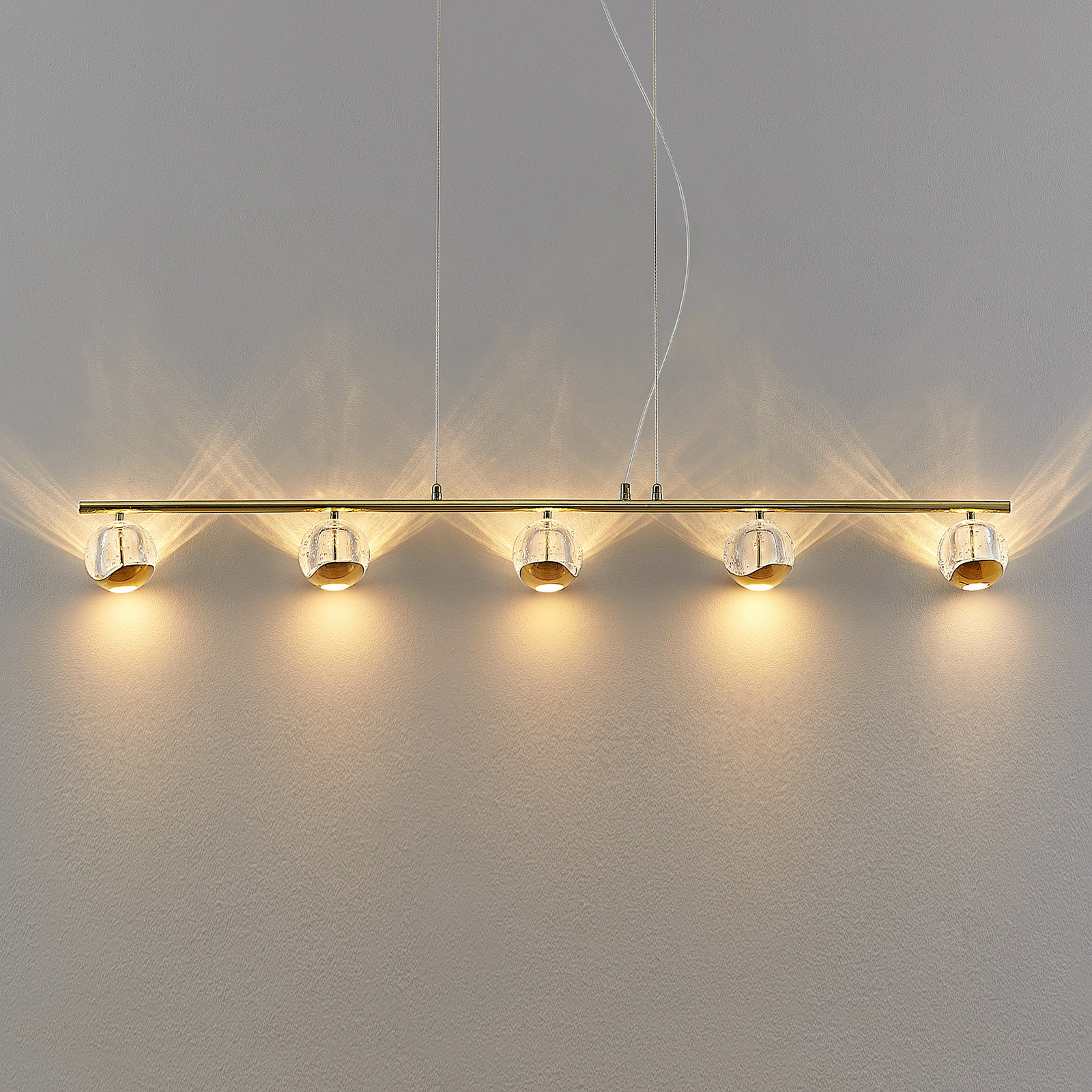 Lucande Kilio -LED-riippuvalo, 5-lamppuinen, Kulta - Image 4