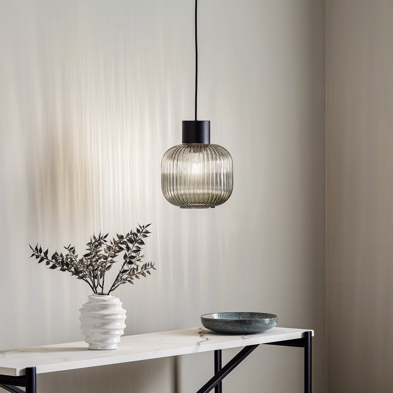 Lucande Lomeris -riippuvalo 1 Lamppu, Savunharmaa