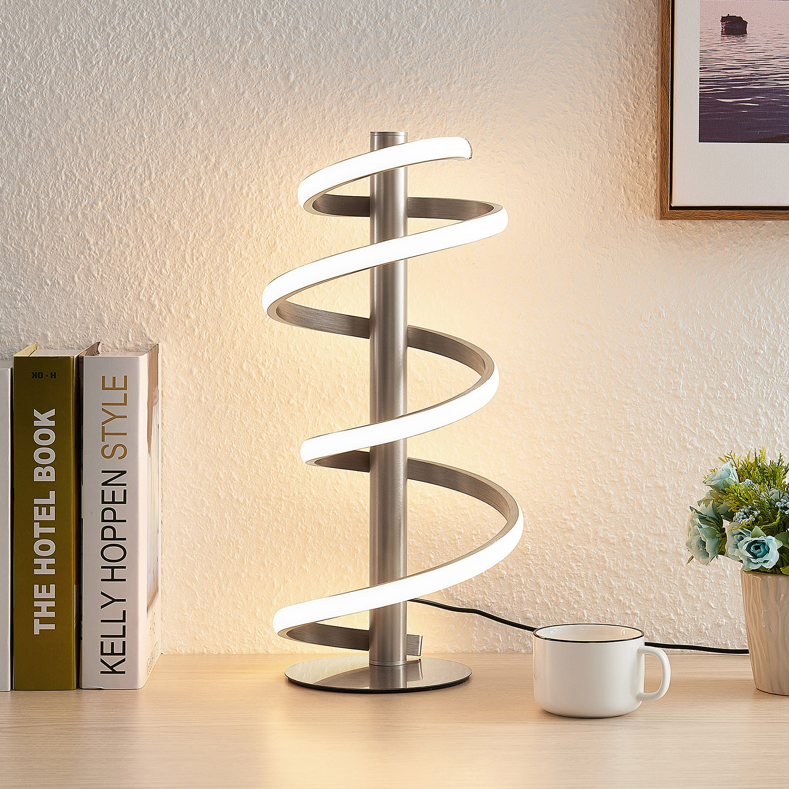 Lucande Milora -LED-pöytälamppu Satinoitu Nikkeli